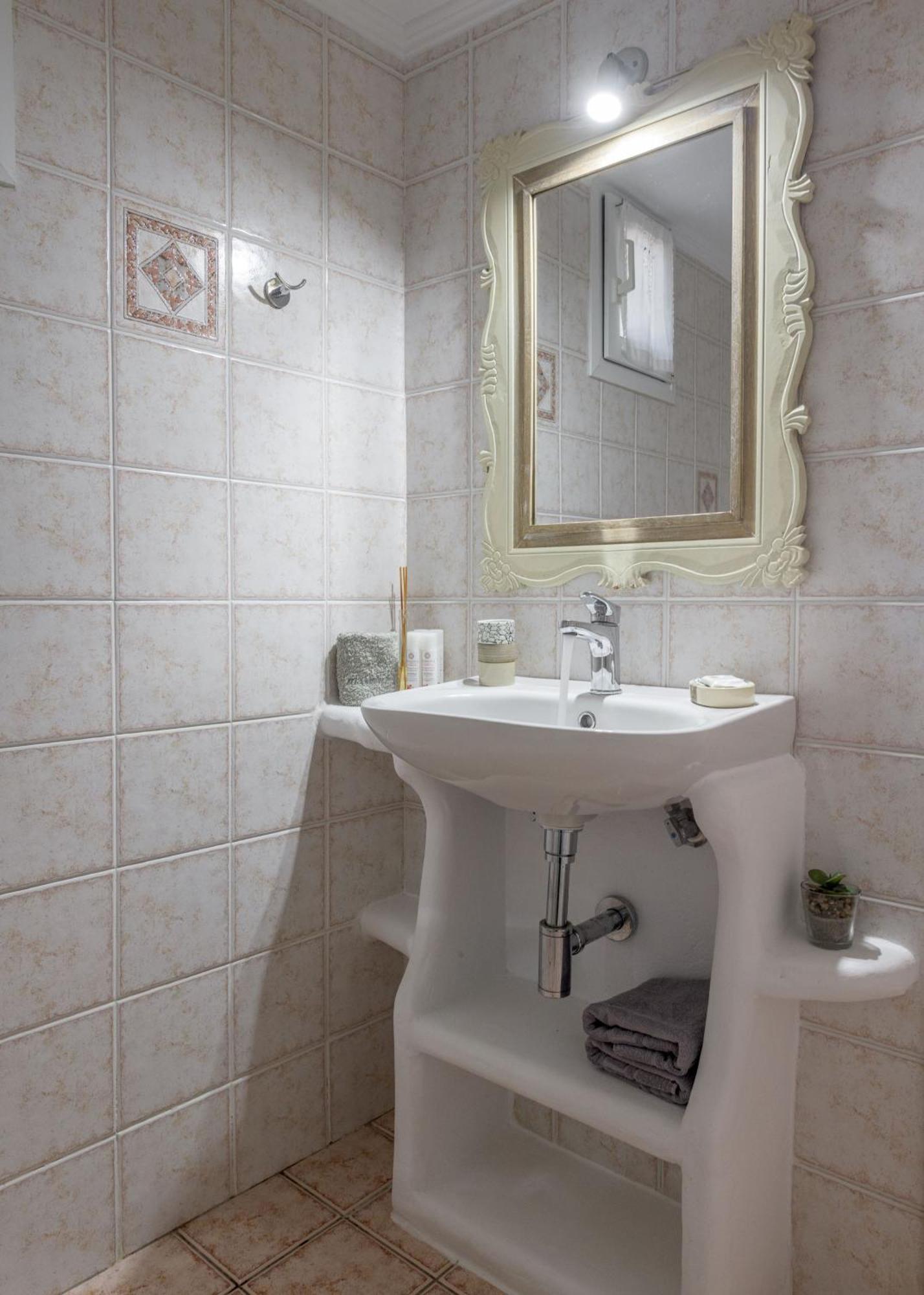Floras Rooms Pollonia Ngoại thất bức ảnh